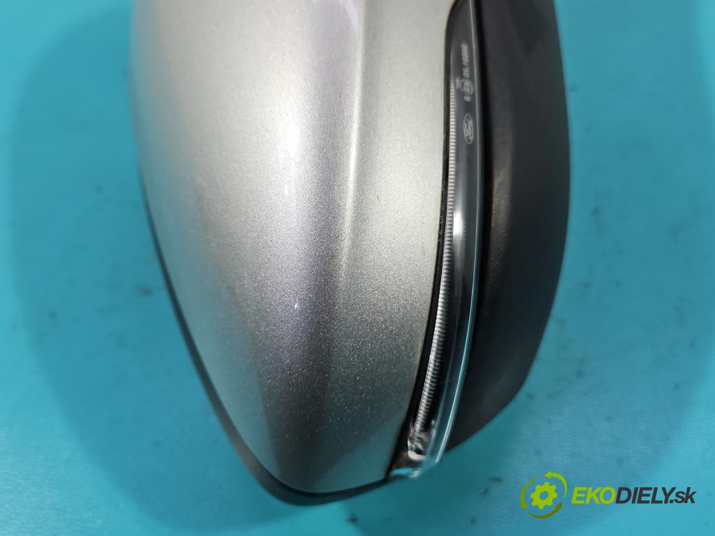 Ford Focus Mk4 2018- 1.0 ecoboost 125 HP manual 92 kW 999 cm3 5- zrkadlo pravé  (Kľučka dverí ostatné)