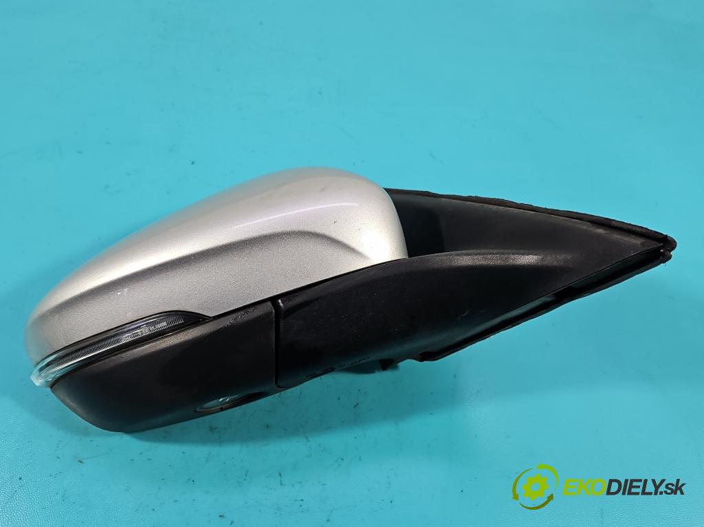 Ford Focus Mk4 2018- 1.0 ecoboost 125 HP manual 92 kW 999 cm3 5- zrkadlo pravé  (Kľučka dverí ostatné)