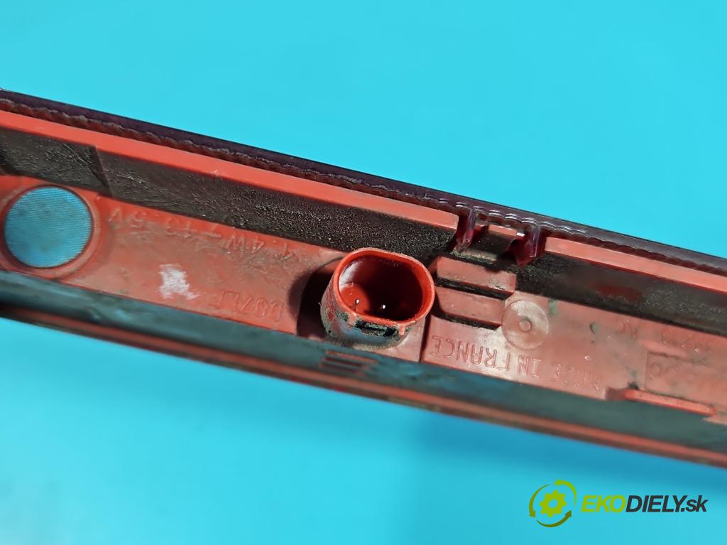 Ford Focus Mk4 2018- 1.0 ecoboost 125 HP manual 92 kW 999 cm3 5- světlo: stop: H1BB-13A613-AC