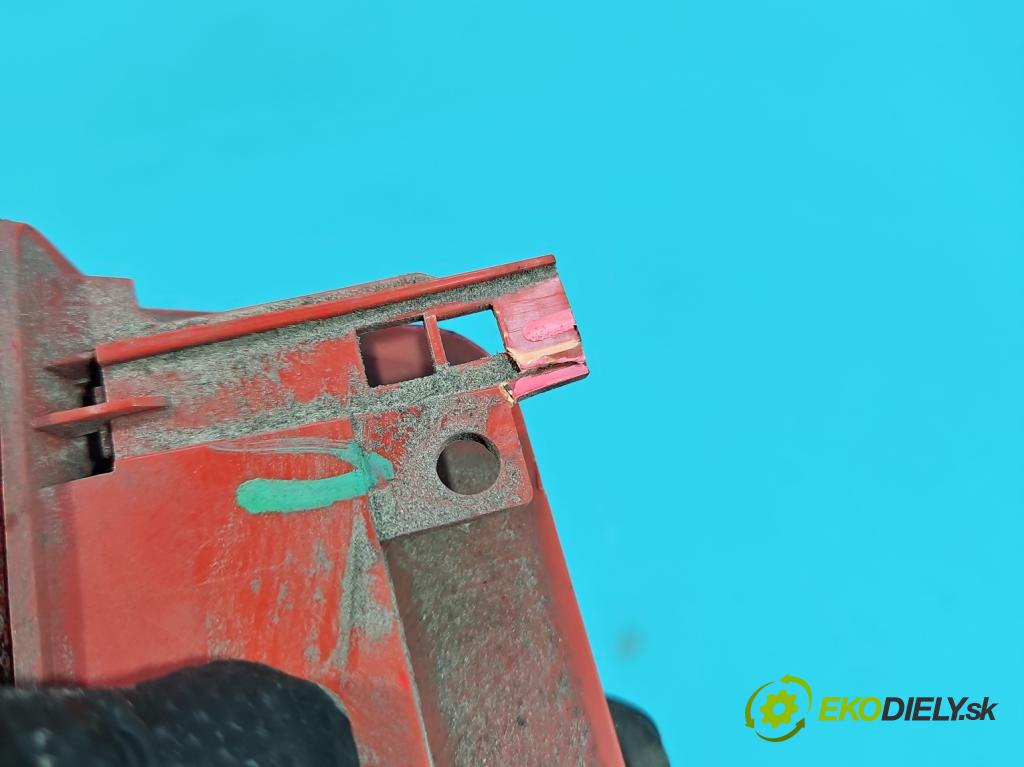 Ford Focus Mk4 2018- 1.0 ecoboost 125 HP manual 92 kW 999 cm3 5- světlo: stop: H1BB-13A613-AC