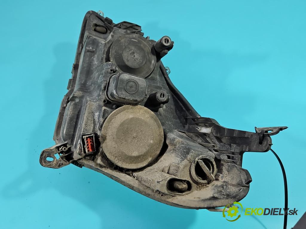 Opel Astra III 2004-2014 1.3 cdti 90 HP manual 66 kW 1248 cm3 5- Reflektor: pravý  (Svetlo predné pravé)