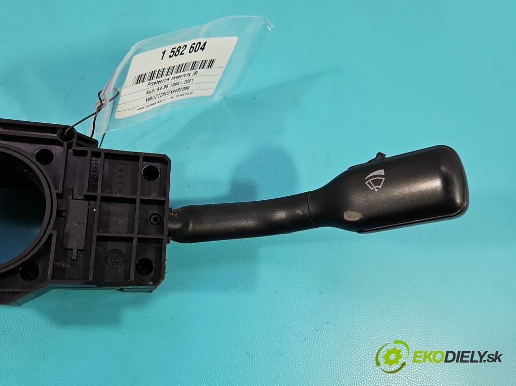 Audi A4 B5 1994-2001 1.6 SR 101 HP manual 74 kW 1595 cm3 4- prepínač komplex:  (Prepínacie páčky pod volantom)