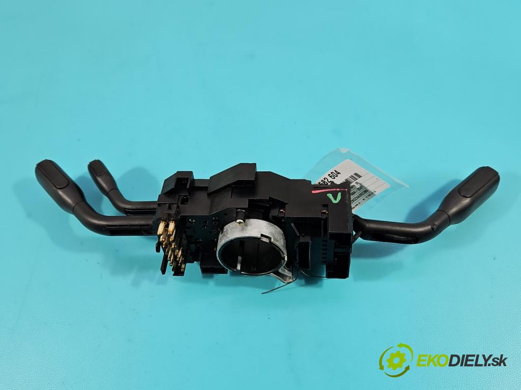 Audi A4 B5 1994-2001 1.6 SR 101 HP manual 74 kW 1595 cm3 4- prepínač komplex:  (Prepínacie páčky pod volantom)