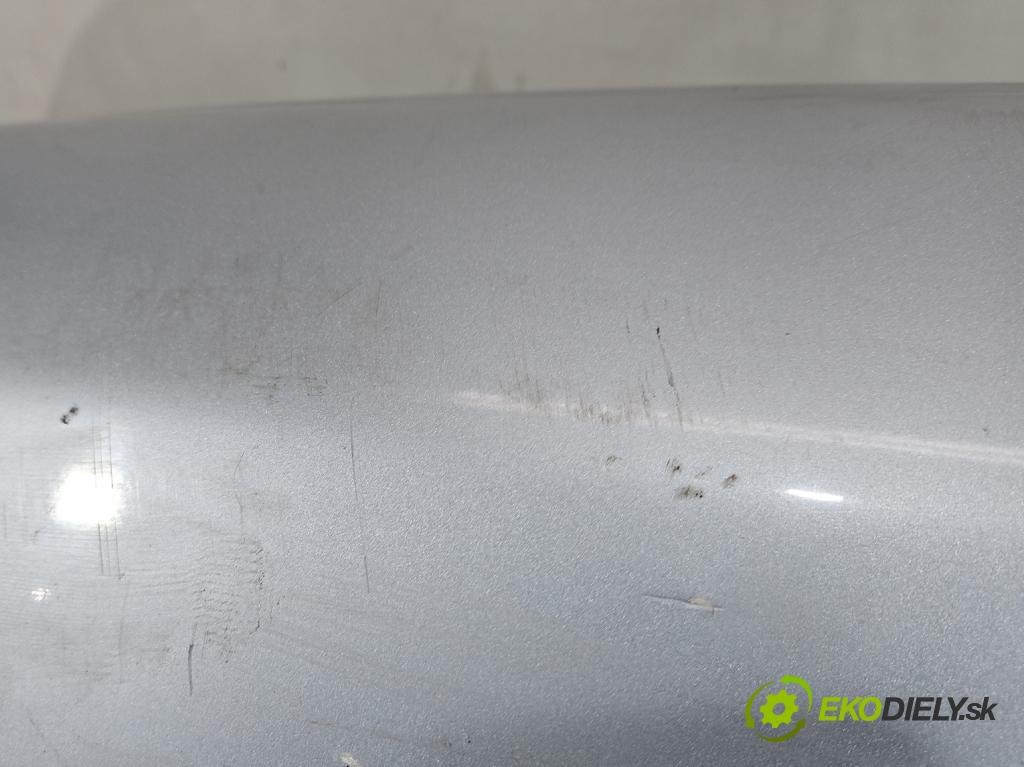 Audi A4 B5 1994-2001 1.6 SR 101 HP manual 74 kW 1595 cm3 4- nárazník zadné  (Kľučka dverí ostatné)