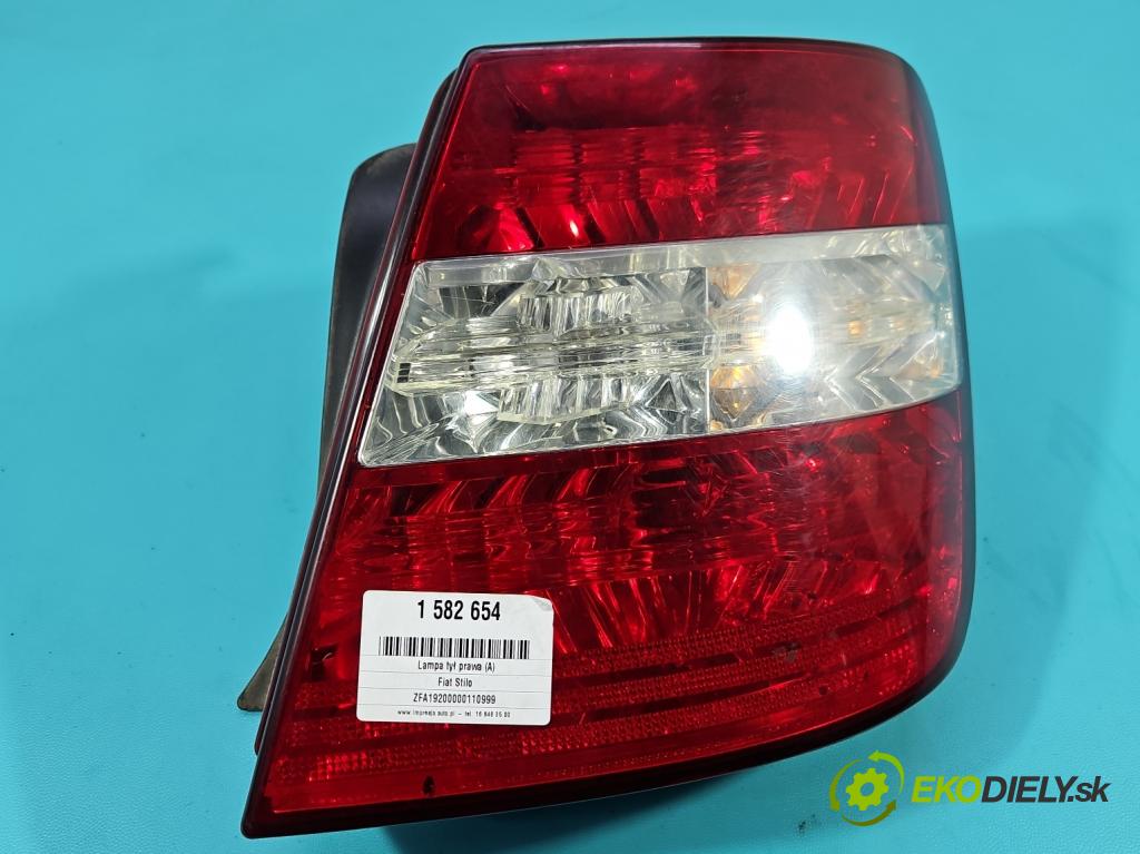 Fiat Stilo 1.6 16V 103 HP manual 76 kW 1596 cm3 5- svetlo / reflektor zadné pravé 46758985 (Kľučka dverí ostatné)