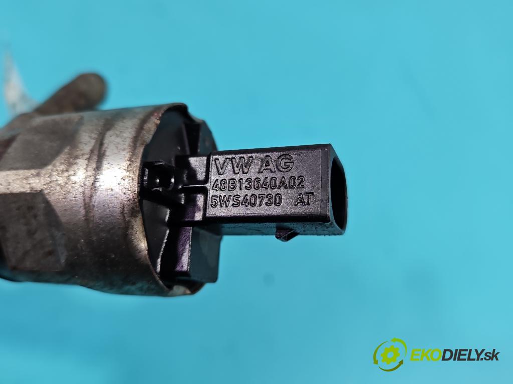 Vw Golf VI 2008-2013 1.6 tdi CAY 105 HP manual 77 kW 1598 cm3 5- lišta vstrekovacia 03L130764A (Vstrekovacia lišta)