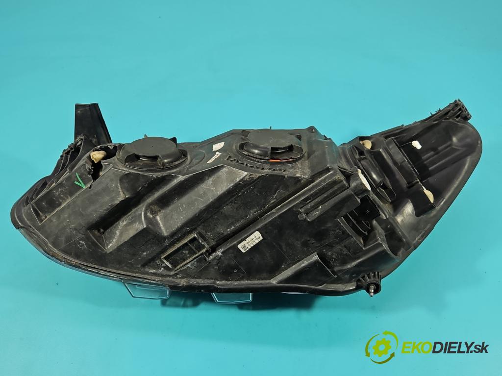 Ford Focus Mk4 2018- 1.0 ecoboost 125 HP manual 92 kW 999 cm3 5- Reflektor: pravý JX7B-13W029-AE (Svetlo predné pravé)