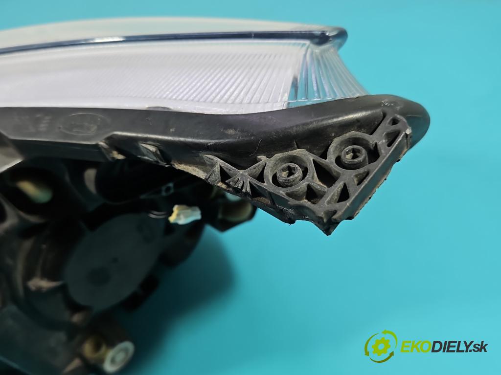 Ford Focus Mk4 2018- 1.0 ecoboost 125 HP manual 92 kW 999 cm3 5- Reflektor: pravý JX7B-13W029-AE (Svetlo predné pravé)