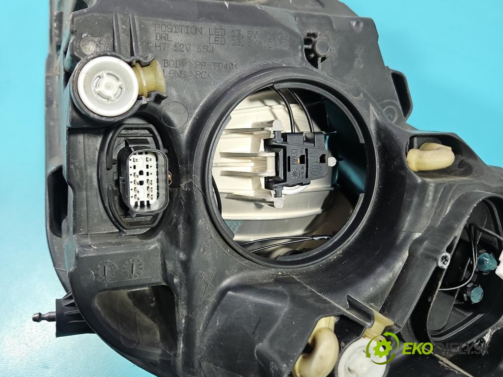 Ford Focus Mk4 2018- 1.0 ecoboost 125 HP manual 92 kW 999 cm3 5- Reflektor: pravý JX7B-13W029-AE (Svetlo predné pravé)
