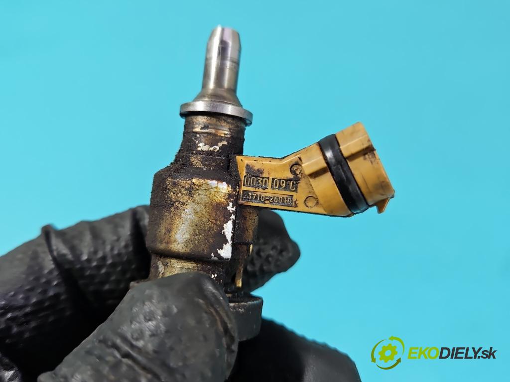 Toyota Avensis II T25 2003-2008 2.2 D-CAT 177 HP manual 130 kW 2231 cm3 5- vstrek 23710-26010 (Vstrekovač paliva)