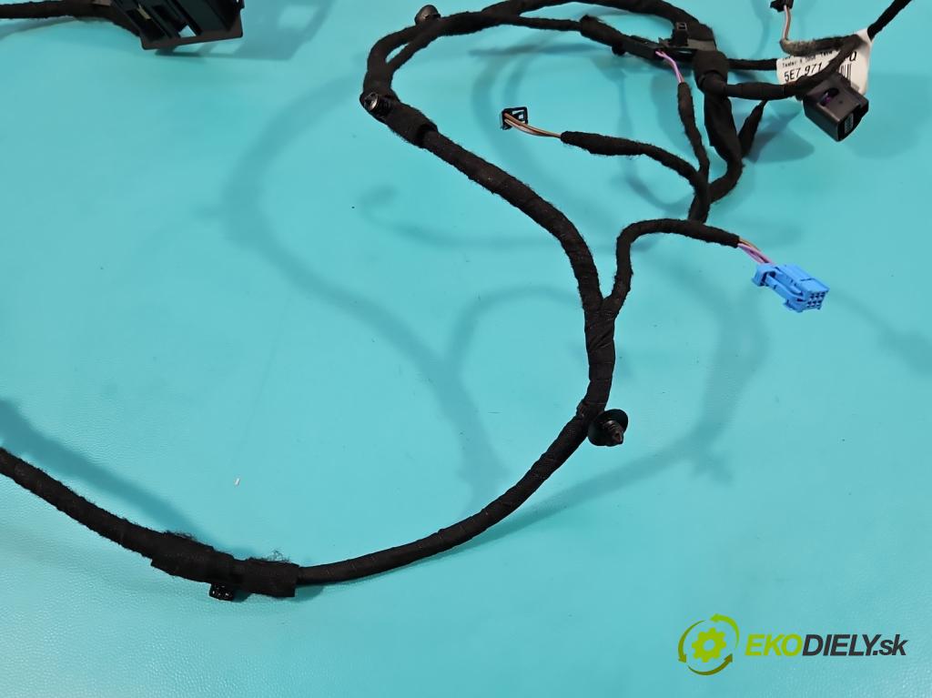 Skoda Octavia IV 2019- 2.0 tdi 116 HP manual 85 kW 1968 cm3 5- Zväzok: kufrové dvere zadné 5E7971147Q