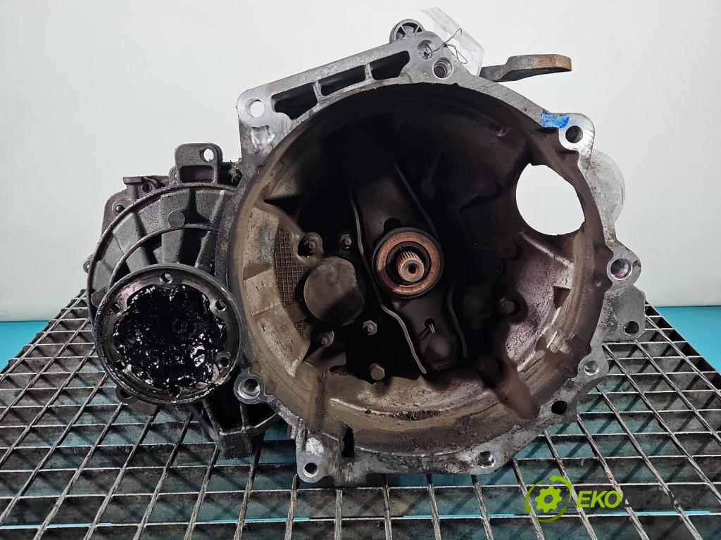 Vw Golf VI 2008-2013 1.6 tdi CAY 105 HP manual 77 kW 1598 cm3 5- prevodovka stupeň,rýchlosť manual LUB