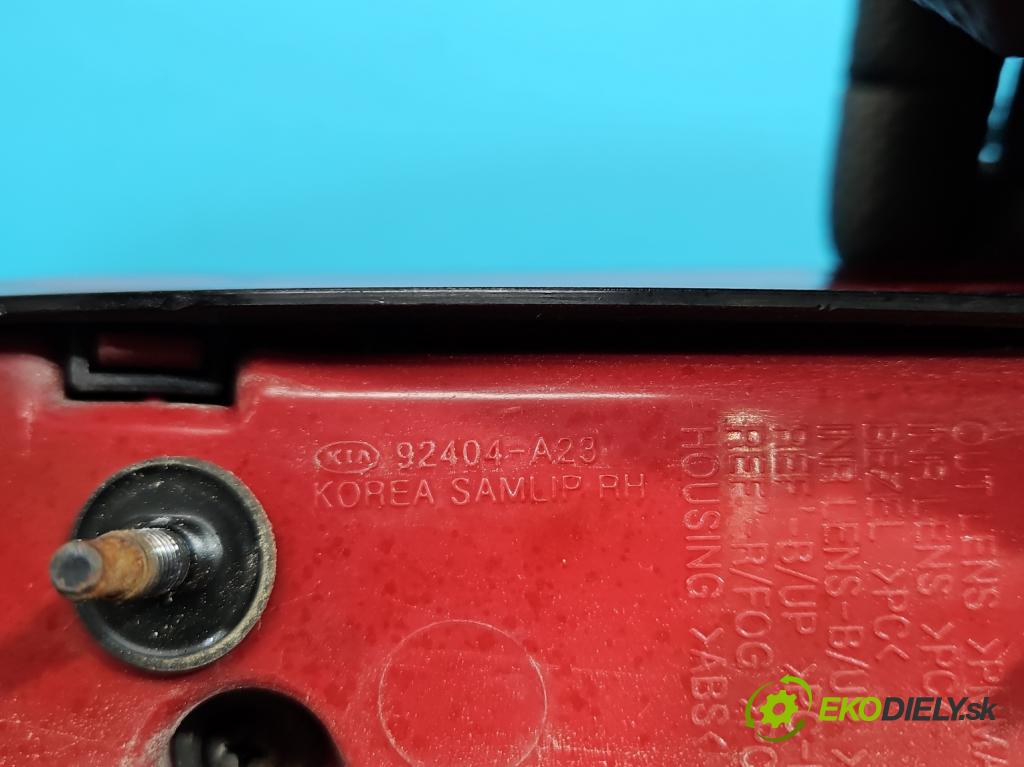 Kia Ceed II 2012-2018 1.6 crdi 128 HP manual 94 kW 1582 cm3 5- svetlo / reflektor zadné pravé 92404-A23 (Kľučka dverí ostatné)