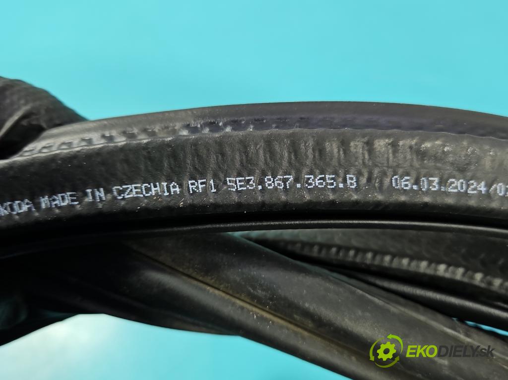 Skoda Octavia IV 2019- 2.0 tdi 116 HP manual 85 kW 1968 cm3 5- Těsnění: dvere predné ľavé 5E3867365B