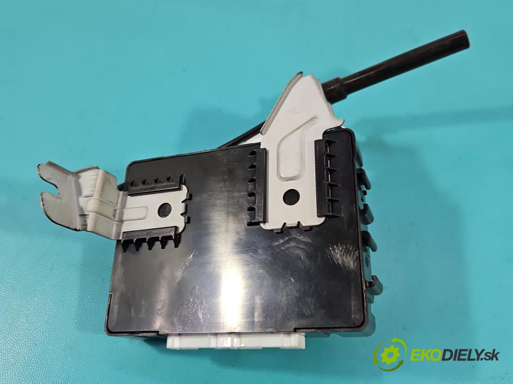 Kia Ceed II 2012-2018 1.6 crdi 128 HP manual 94 kW 1582 cm3 5- riadiaca jednotka ostatné 116RA-000385