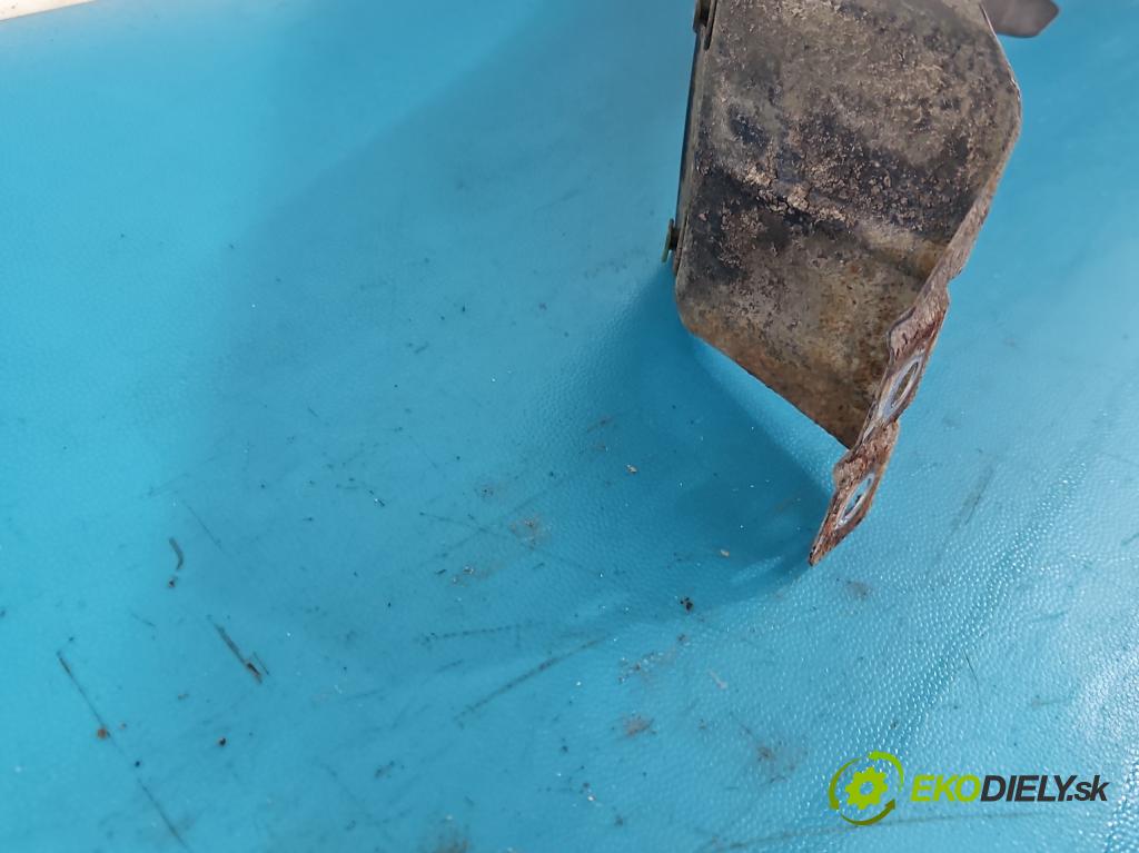 Subaru Forester IV SJ 2012-2018 2.0 BOXER 147 HP automatic 108 kW 1998 cm3 5- blatník predné pravý  (Kľučka dverí ostatné)