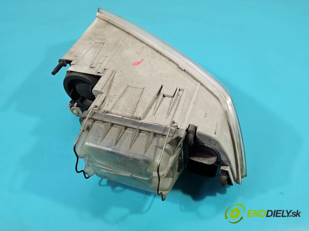 Skoda Octavia II 2004-2013 2.0 tdi 140 HP manual 103 kW 1968 cm3 5- Reflektor: pravý  (Svetlo predné pravé)