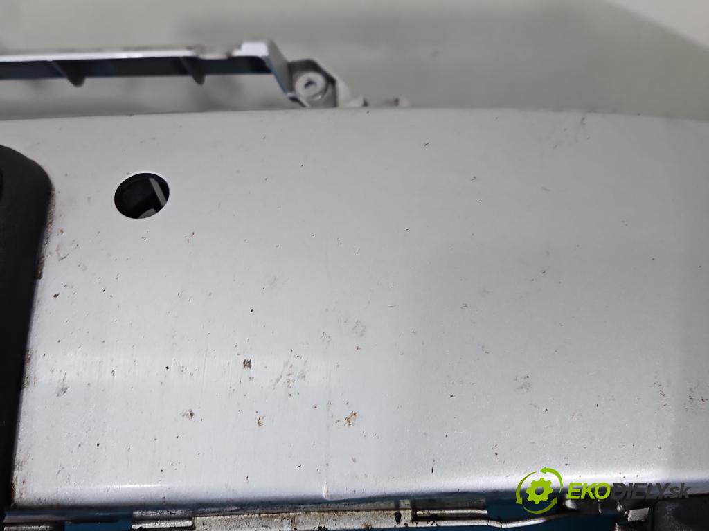 Vw Golf VI 2008-2013 1.6 tdi CAY 105 HP manual 77 kW 1598 cm3 5- nárazník predné 1K9807221 (Kľučka dverí ostatné)