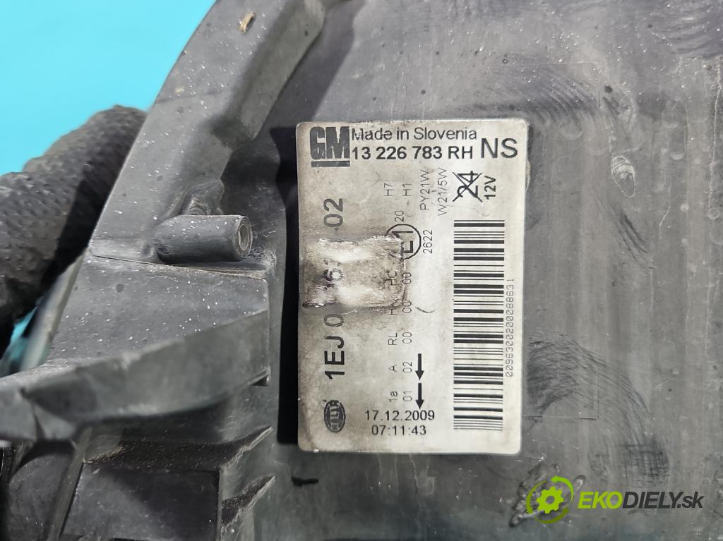 Opel Insignia A 2008-2017 2.0 cdti 131 HP automatic 96 kW 1956 cm3 5- Reflektor: pravý 13226783 (Svetlo predné pravé)