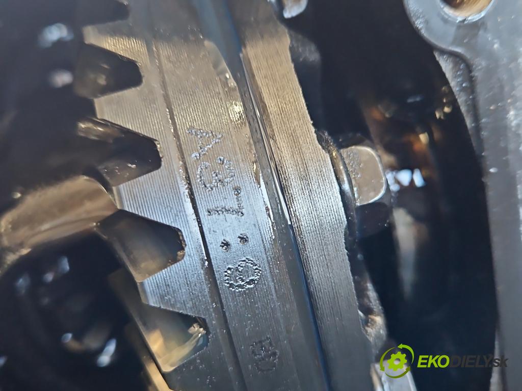 Subaru Forester IV SJ 2012-2018 2.0 BOXER 147 HP automatic 108 kW 1998 cm3 5- Most: zadní: