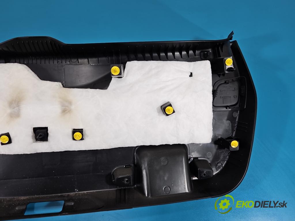 Ford Focus Mk4 2018- 1.0 ecoboost 125 HP manual 92 kW 999 cm3 5- Čalounictví: kufrové dvere JX7B-A219A65-AFW