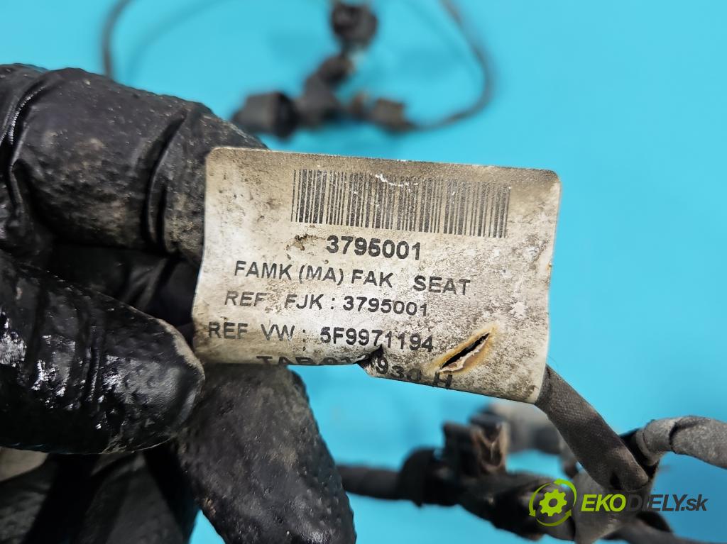 Seat Leon III 2012-2020 2.0 tdi 150 HP manual 110 kW 1968 cm3 5- snímač parkovaní: 5F9971194