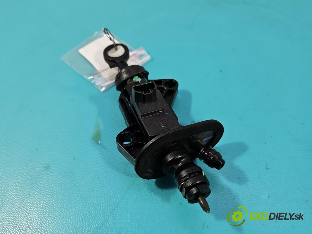 Skoda Octavia III 2013- 1.4 tsi 140 HP manual 103 kW 1395 cm3 5- pompa spojková 5Q0927810