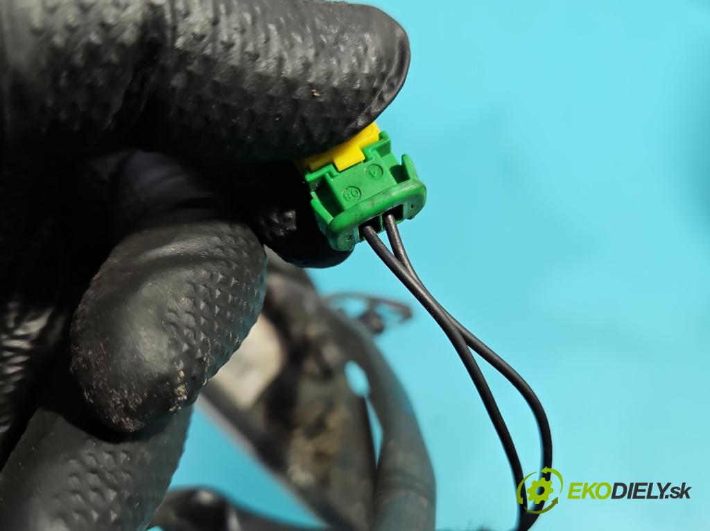 Peugeot 807 2002-2014 2.0 hdi 136hp manual 100 kW 1997 cm3 5- zpětné zrcátko levé  (Klika dveří ostatní)