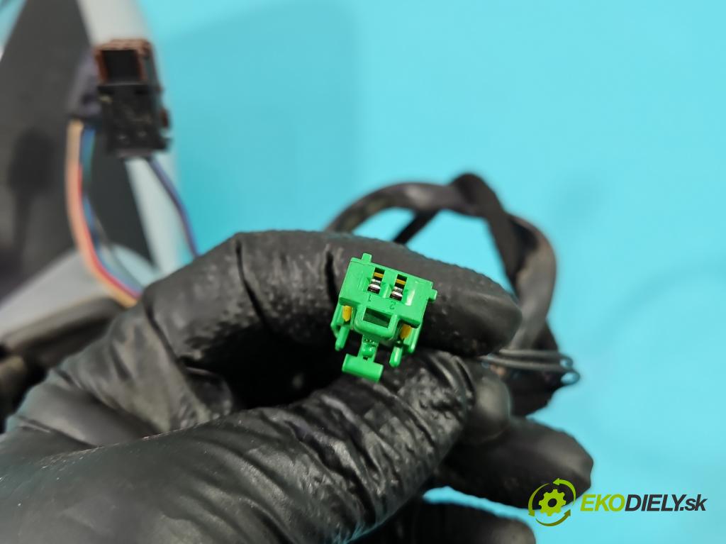 Peugeot 807 2002-2014 2.0 hdi 136hp manual 100 kW 1997 cm3 5- zpětné zrcátko pravé  (Klika dveří ostatní)