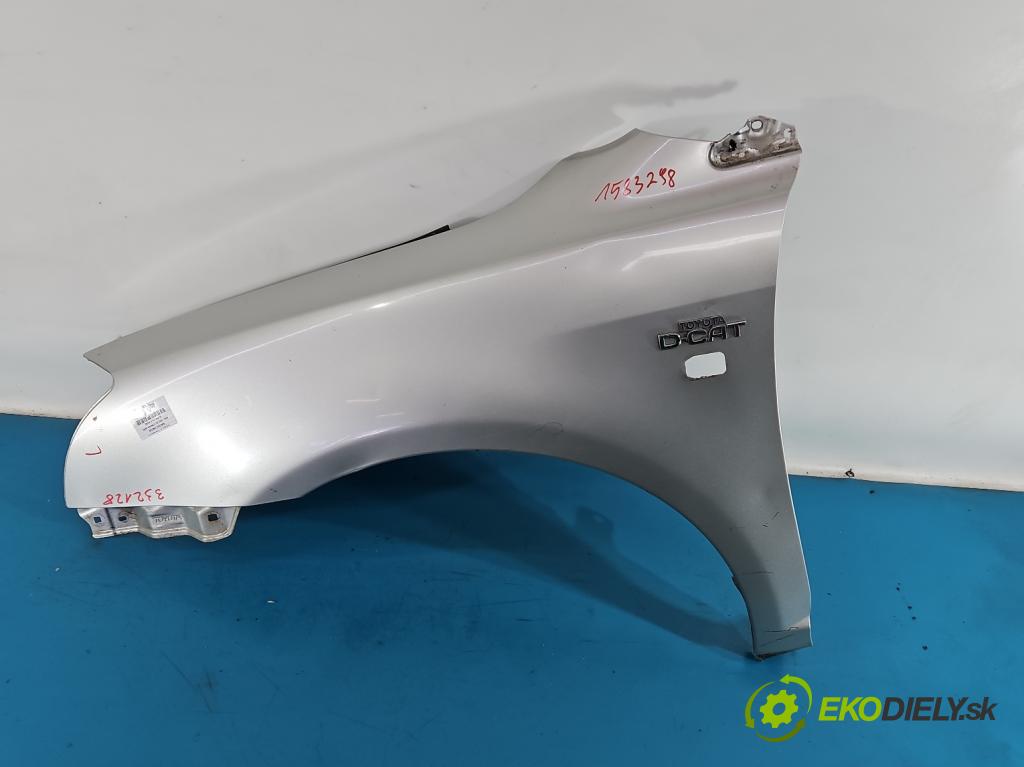 Toyota Avensis II T25 2003-2008 2.2 D-CAT 177 hp manual 130 kW 2231 cm3 5- blatnik přední levý  (Levý přední blatník)