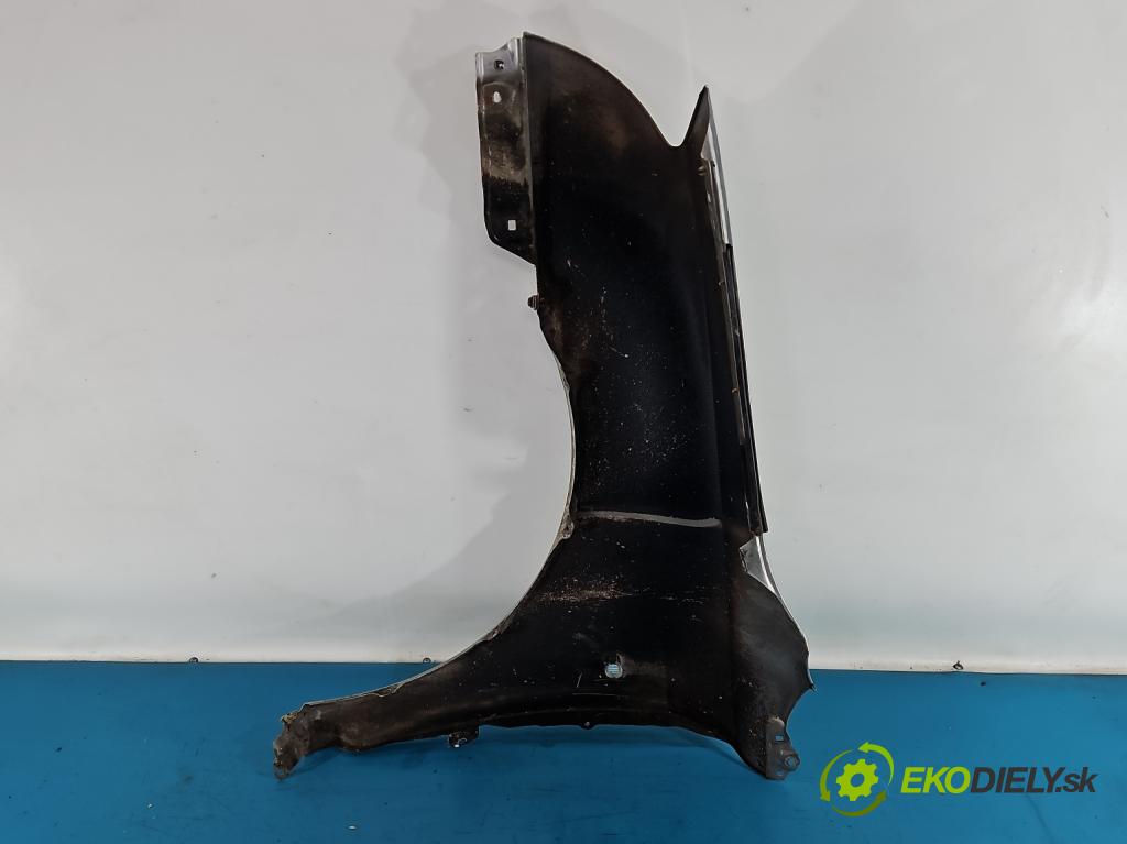 Toyota Avensis II T25 2003-2008 2.2 D-CAT 177 HP manual 130 kW 2231 cm3 5- blatník predné pravý  (Kľučka dverí ostatné)