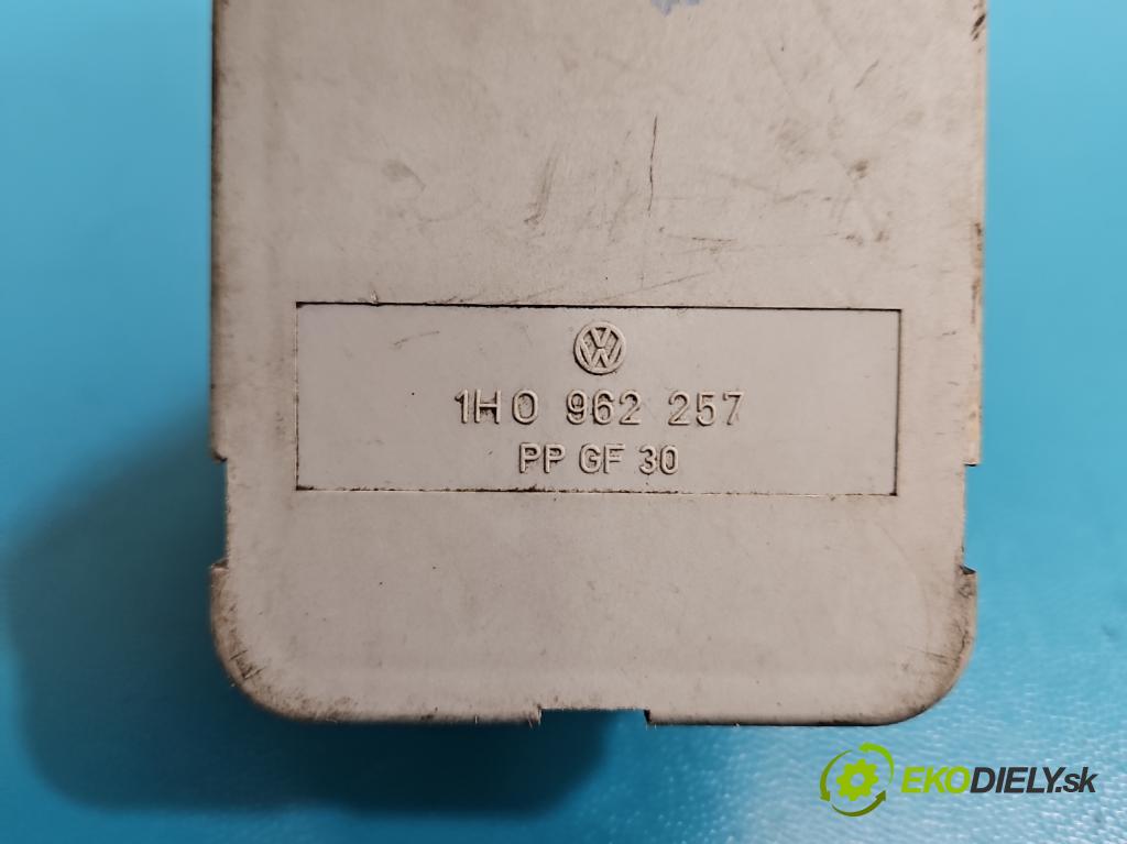 Vw Golf III 1991-1998 1.9 tdi 90 HP manual 66 kW 1896 cm3 5- Centrální: zámek: 1H0962257