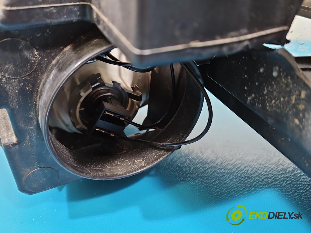 Skoda Yeti 2009-2017 2.0d 170 HP manual 125 kW 1968 cm3 5- Reflektor: pravý 130702342200 (Svetlo predné pravé)