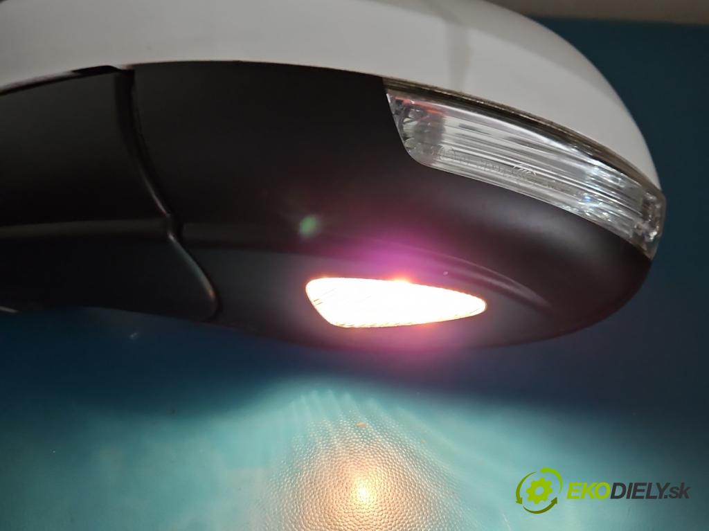 Skoda Yeti 2009-2017 2.0d 170 hp manual 125 kW 1968 cm3 5- zpětné zrcátko levé  (Klika dveří ostatní)