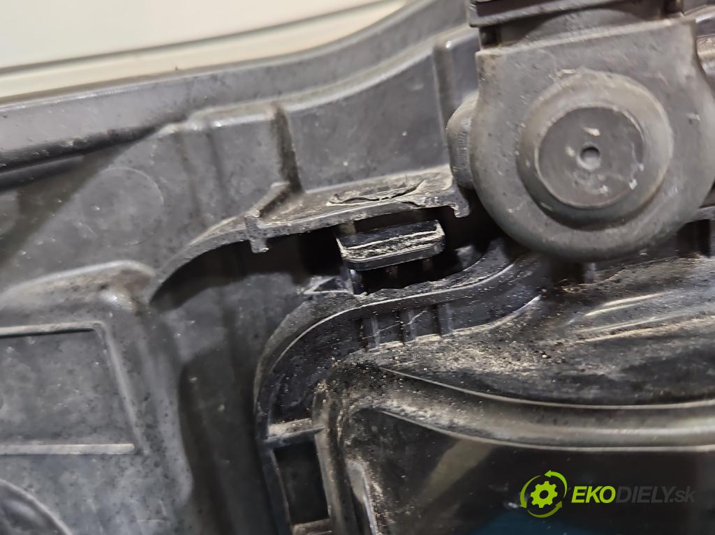 Ford Mondeo Mk4 2007-2014 2.3 16V 160 HP automatic 118 kW 2261 cm3 4- Reflektor: ľavý 7S71-13101-EF (Kľučka dverí ostatné)