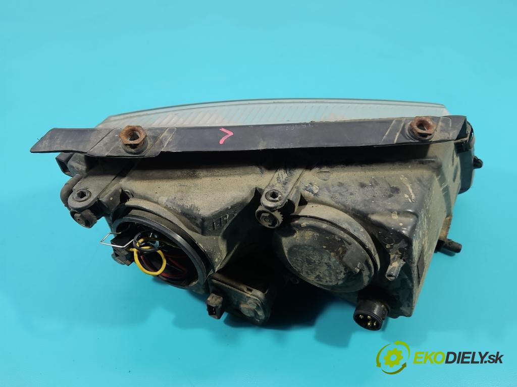 Vw Passat B5 1995-2005 1.9 tdi 110 HP manual 81 kW 1896 cm3 4- Reflektor: ľavý  (Kľučka dverí ostatné)