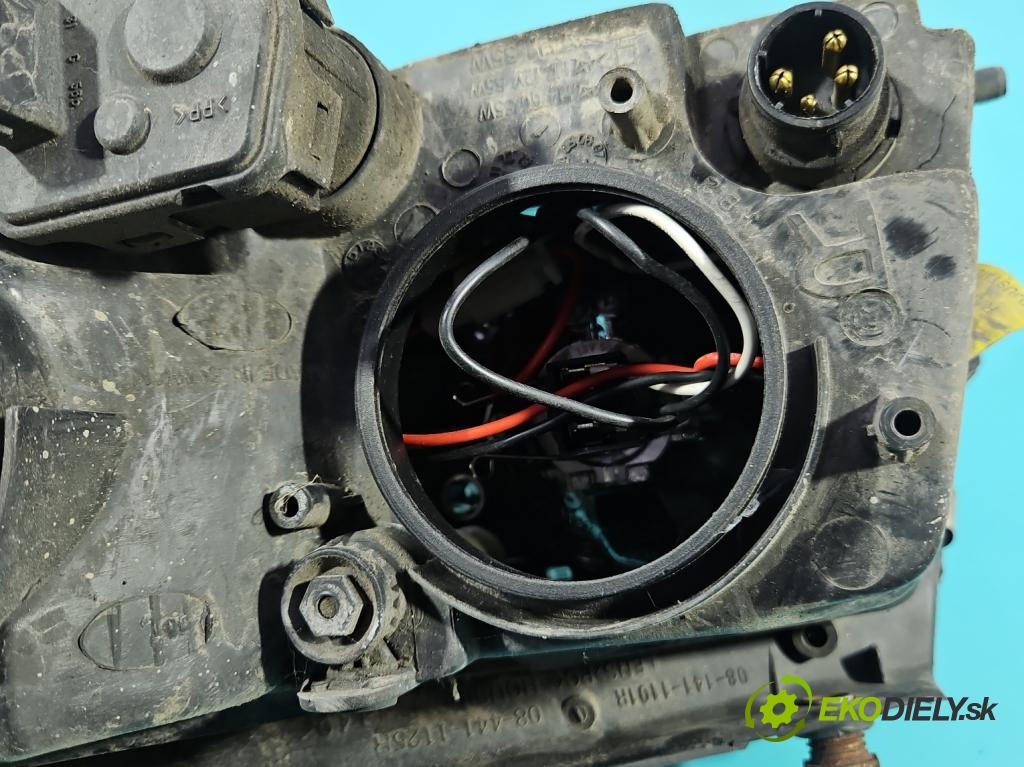 Vw Passat B5 1995-2005 1.9 tdi 110 HP manual 81 kW 1896 cm3 4- Reflektor: pravý  (Svetlo predné pravé)