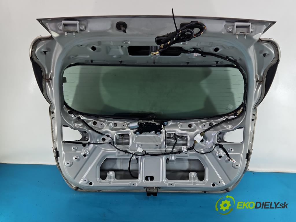 Kia Ceed II 2012-2018 1.6 crdi 128 HP manual 94 kW 1582 cm3 5- zadna kufor  (Kapota zadná (kufor))