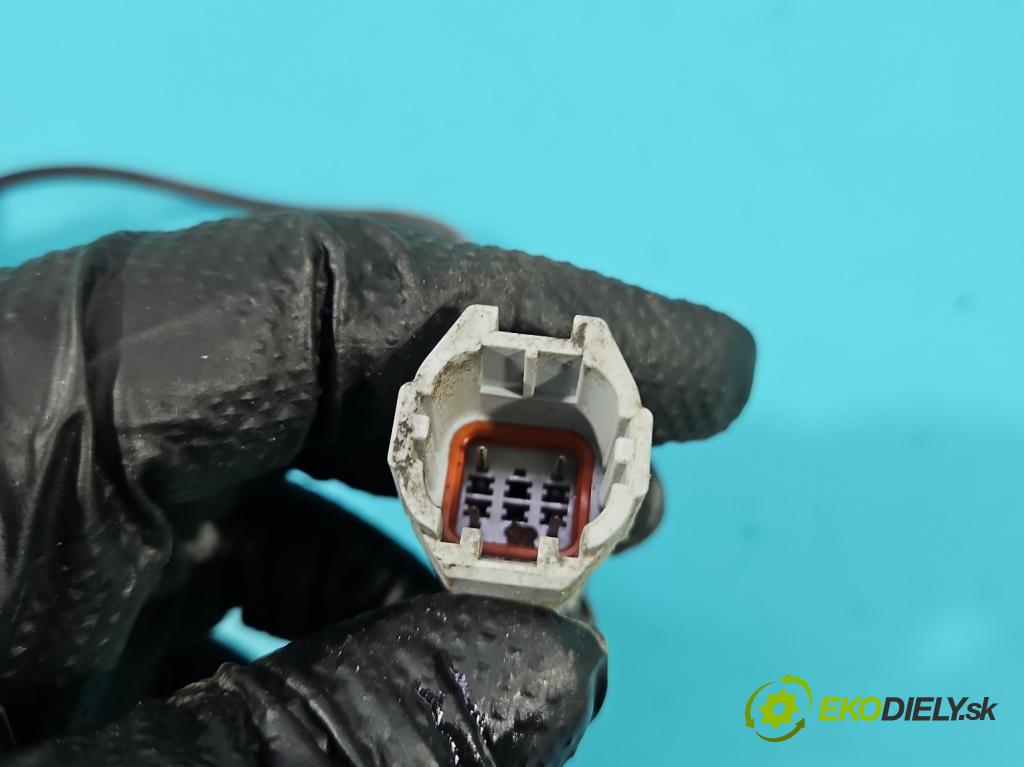 Kia Ceed II 2012-2018 1.6 crdi 128 HP manual 94 kW 1582 cm3 5- Kamera cúvania 95760-A2100