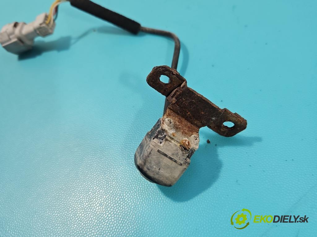 Kia Ceed II 2012-2018 1.6 crdi 128 HP manual 94 kW 1582 cm3 5- Kamera cúvania 95760-A2100