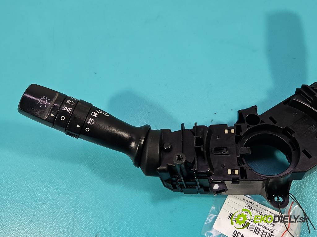 Kia Ceed II 2012-2018 1.6 crdi 128 HP manual 94 kW 1582 cm3 5- prepínač komplex: 93420-2Y660 (Prepínacie páčky pod volantom)