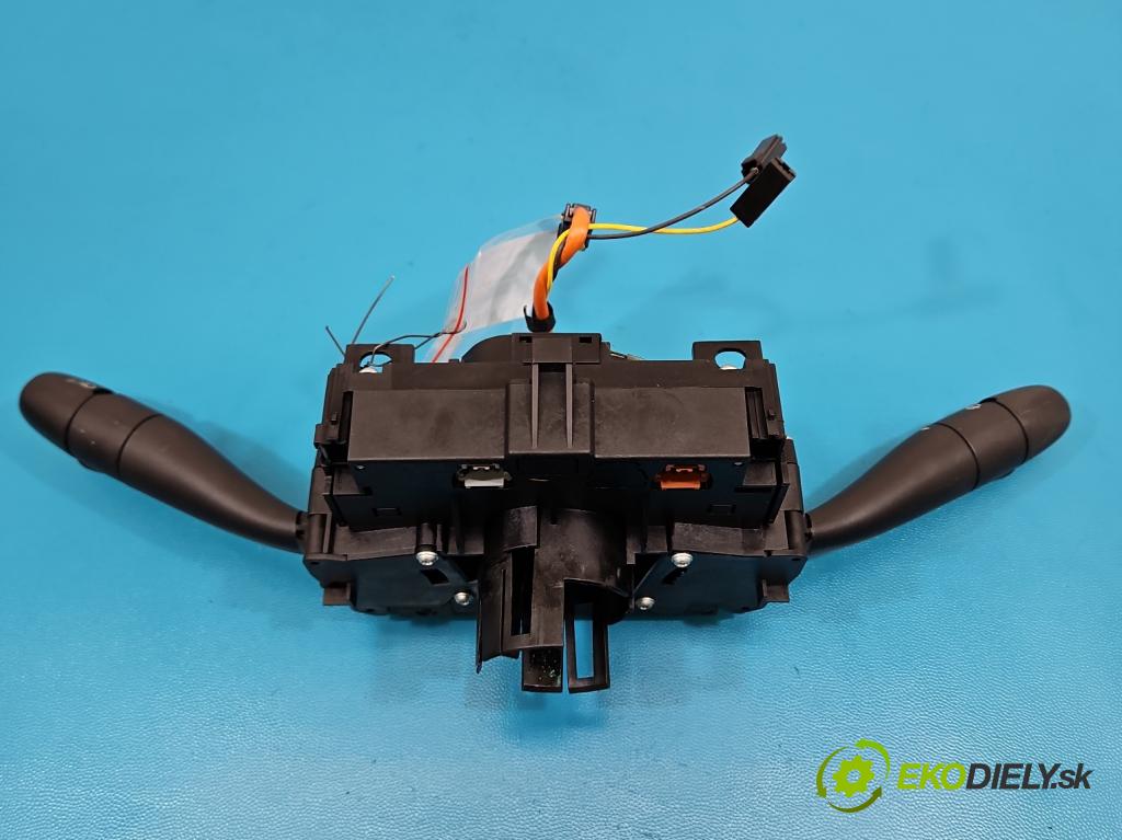 Citroen C2 1.1 8V 60 HP manual 44 kW 1124 cm3 3- prepínač komplex: 96576771XT (Prepínacie páčky pod volantom)