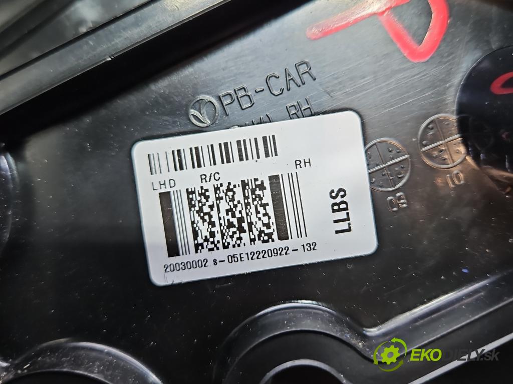 Hyundai I20 I 2008-2014 1.2 16V 78 HP manual 57.2 kW 1248 cm3 5- zrkadlo pravé  (Kľučka dverí ostatné)