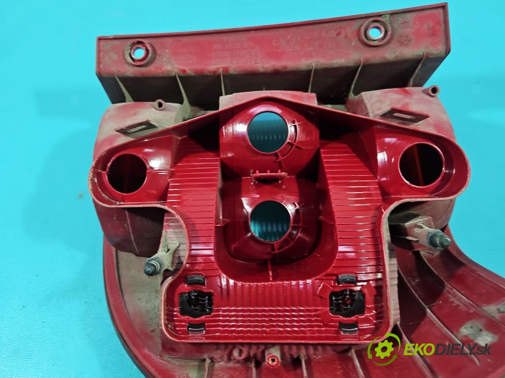 Skoda Yeti 2009-2017 2.0d 170 HP manual 125 kW 1968 cm3 5- svetlo / reflektor zadné ľavé 5L0945095 (Kľučka dverí ostatné)