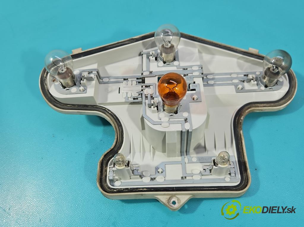 Skoda Yeti 2009-2017 2.0d 170 HP manual 125 kW 1968 cm3 5- svetlo / reflektor zadné pravé 5L0945096 (Kľučka dverí ostatné)