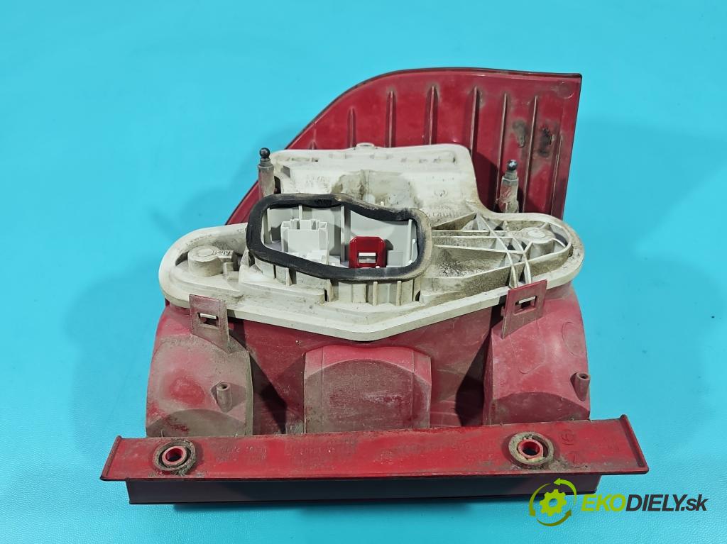 Skoda Yeti 2009-2017 2.0d 170 HP manual 125 kW 1968 cm3 5- svetlo / reflektor zadné pravé 5L0945096 (Kľučka dverí ostatné)