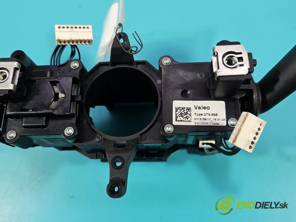 Skoda Yeti 2009-2017 2.0d 170 HP manual 125 kW 1968 cm3 5- prepínač komplex: 5K0953502M (Prepínacie páčky pod volantom)