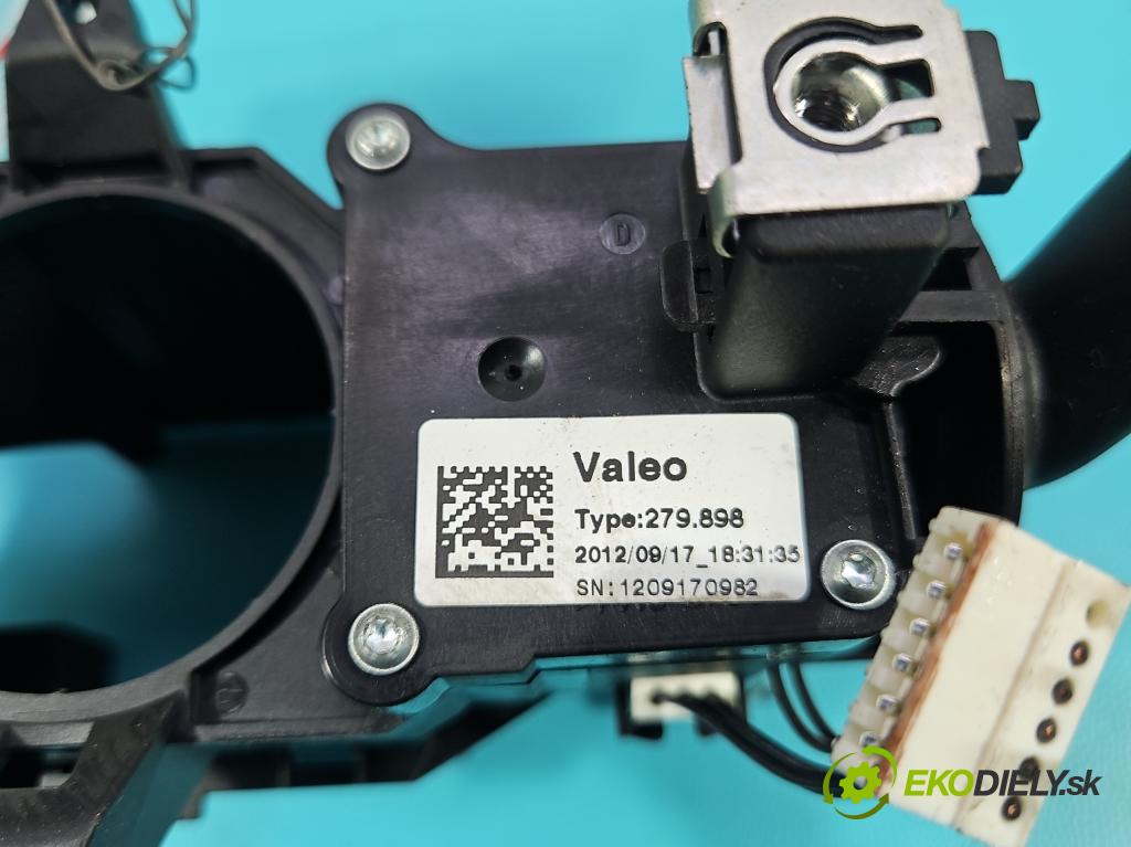 Skoda Yeti 2009-2017 2.0d 170 HP manual 125 kW 1968 cm3 5- prepínač komplex: 5K0953502M (Prepínacie páčky pod volantom)