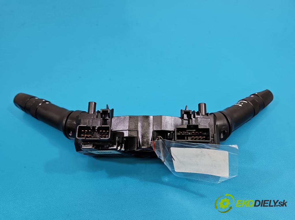 Hyundai I20 I 2008-2014 1.2 16V 78 HP manual 57.2 kW 1248 cm3 5- prepínač komplex: 93420-1J110 (Prepínacie páčky pod volantom)