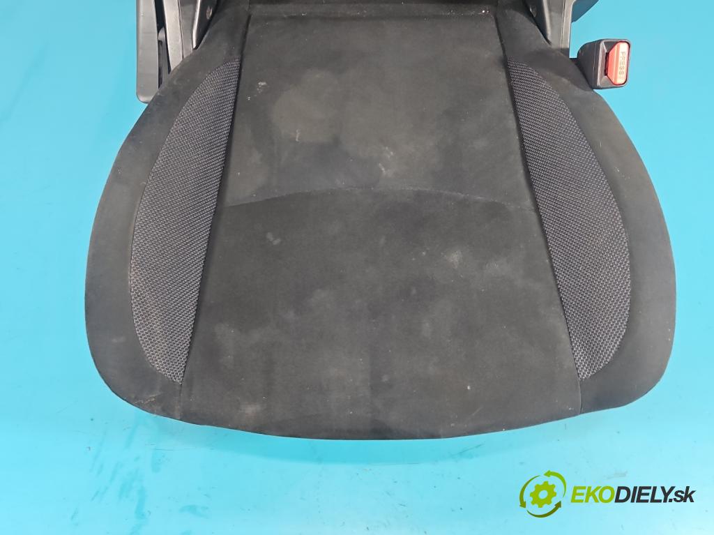 Mitsubishi Outlander II 2006-2013 2.0 DI-D 140 HP manual 103 kW 1968 cm3 5- Sedačka pravý  (Sedadlo)